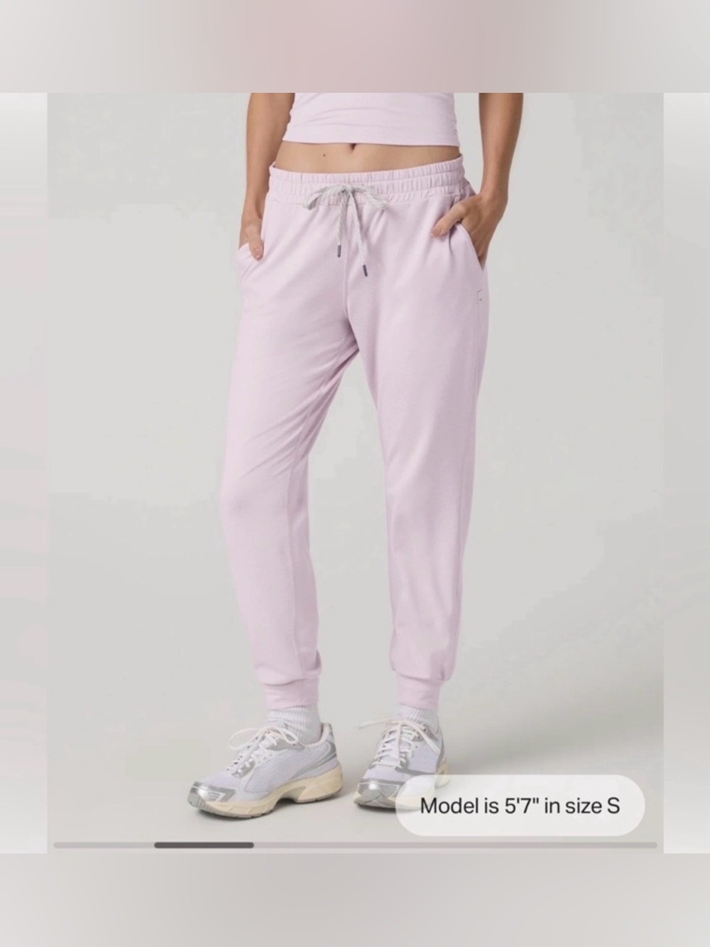 VUORI Performance Jogger lilac breeze heather size Large NWT